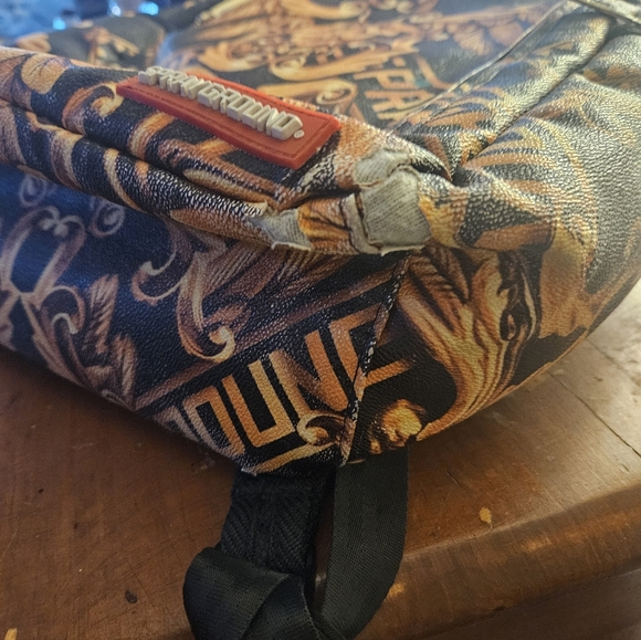 Backpack - Picture 4 of 5